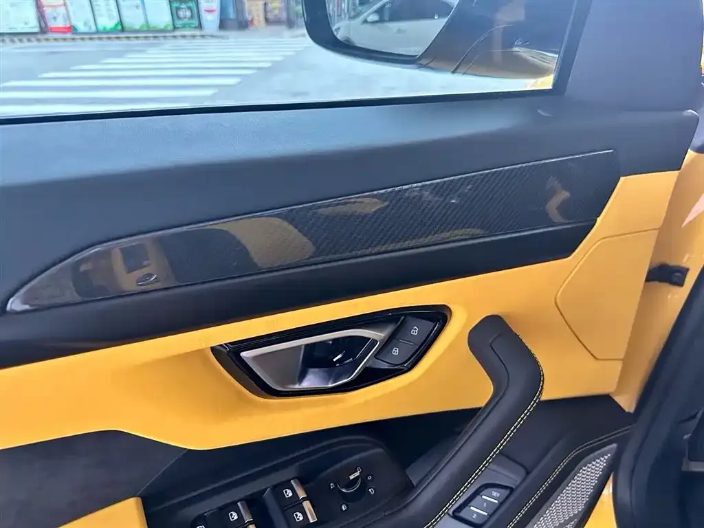 Lamborghini Urus — фото 6