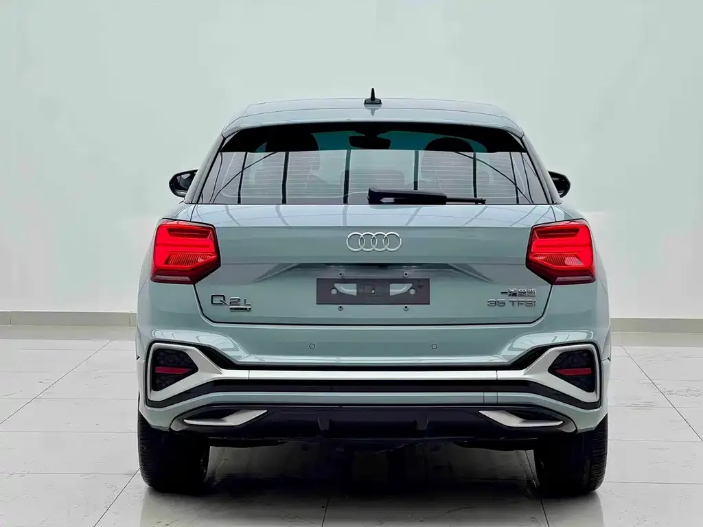 Audi Q2L — фото 2