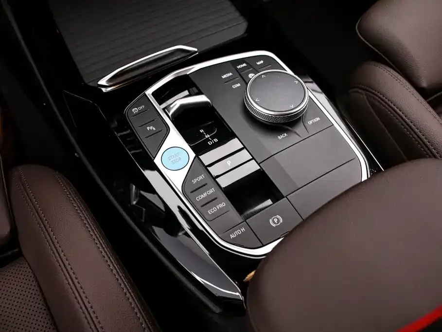 BMW iX3 — фото 2
