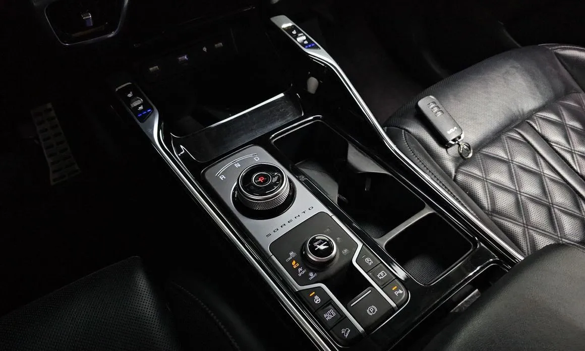 Kia Sorento — фото 8