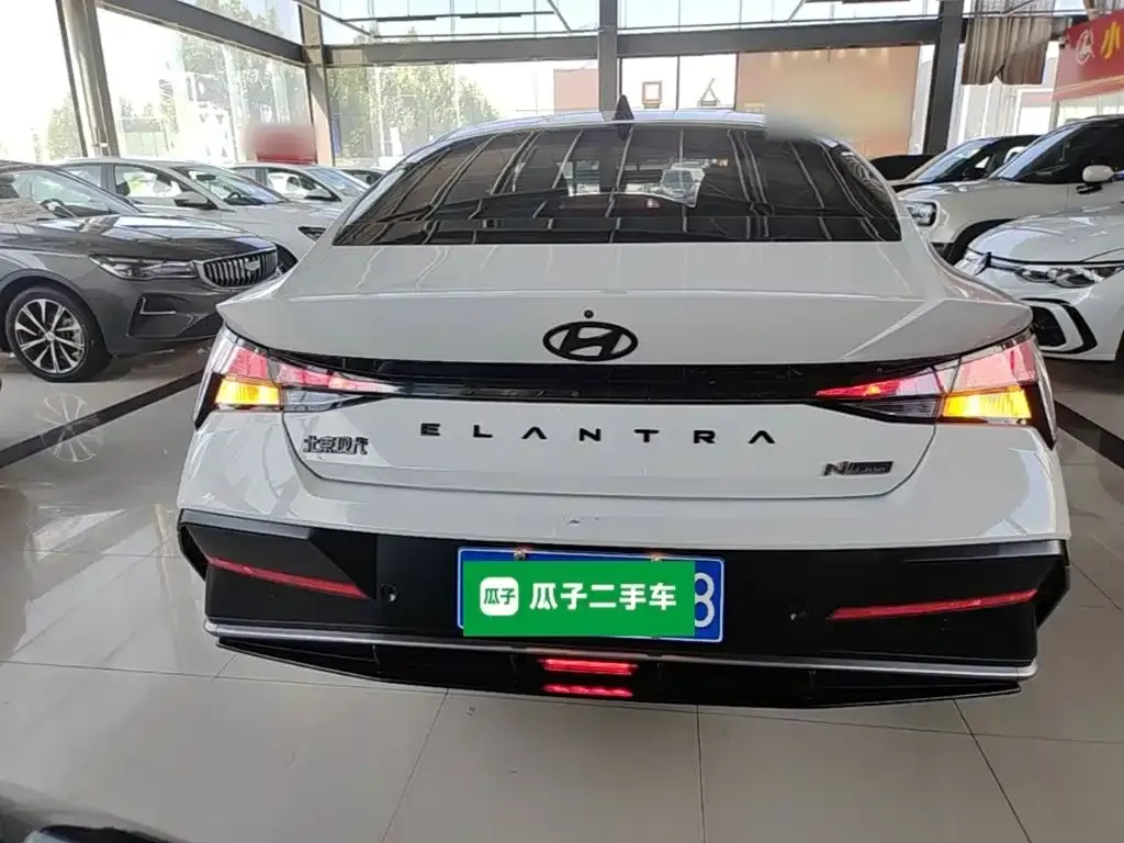 Hyundai Elantra — фото 8