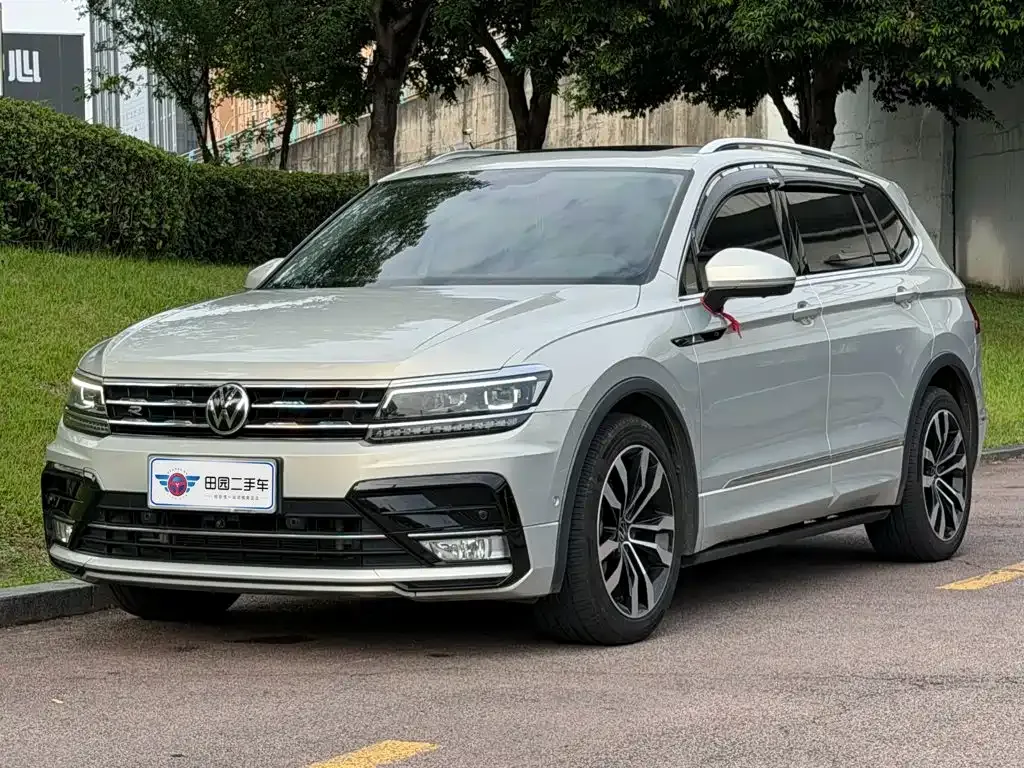 Volkswagen Tiguan L — фото 1