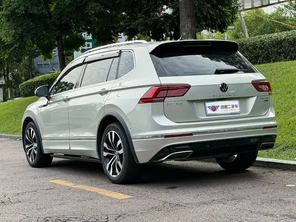 Volkswagen Tiguan L — фото 9