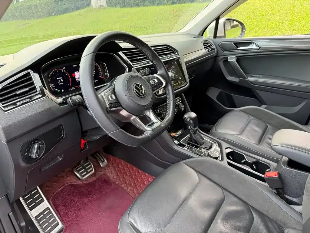 Volkswagen Tiguan L — фото 6