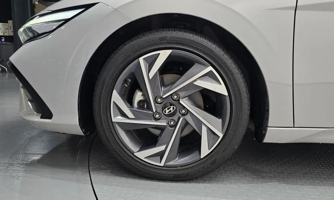 Hyundai AVANTE — фото 10