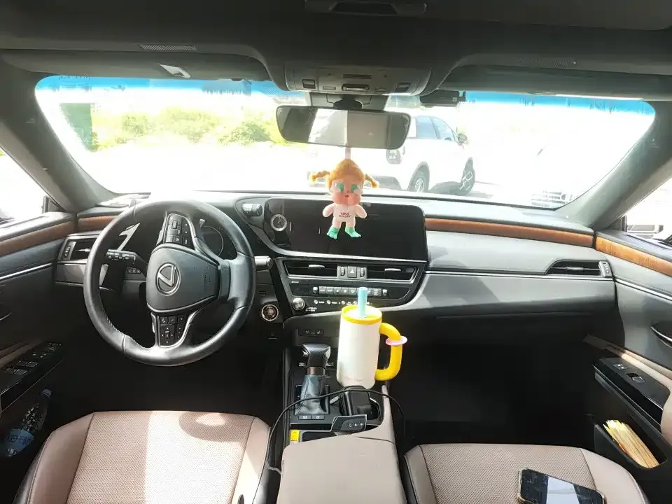 Lexus ES — фото 5