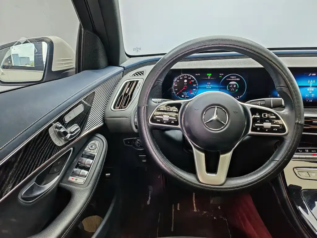 Mercedes-Benz EQC — фото 3