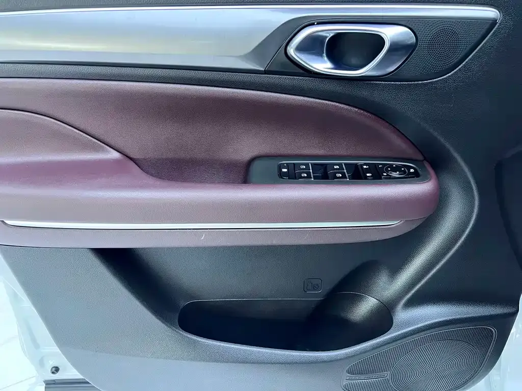 GAC Motor Trumpchi M6 — фото 8