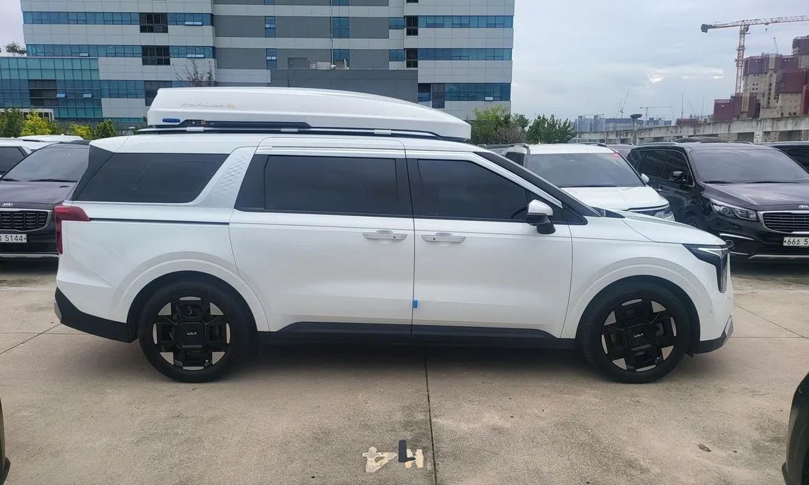 Kia Carnival — фото 10