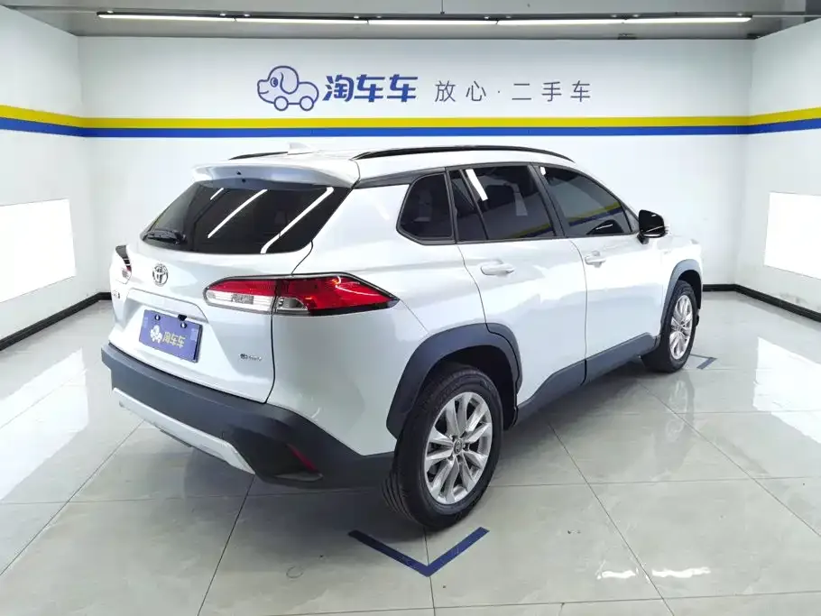 Toyota Corolla Cross — фото 10