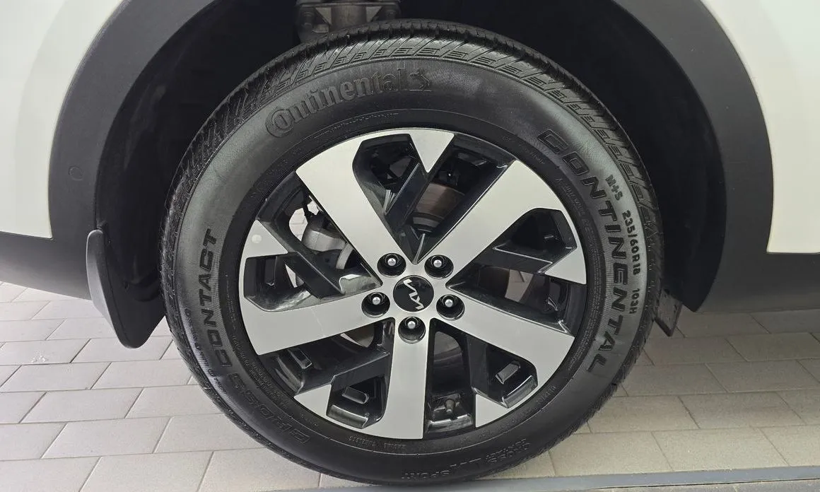 Kia Sorento — фото 9