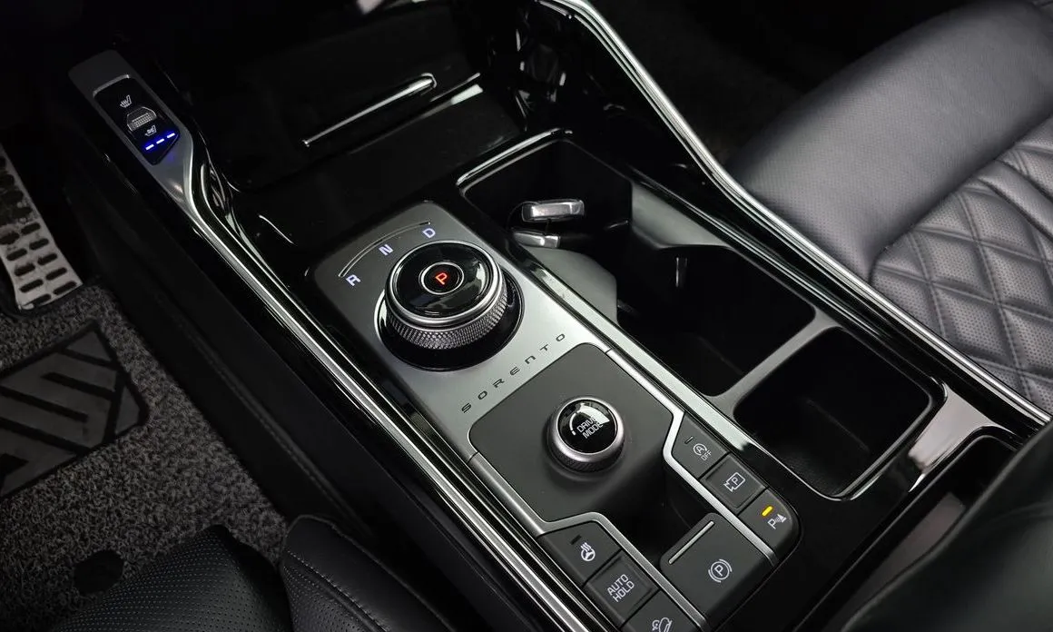 Kia Sorento — фото 8