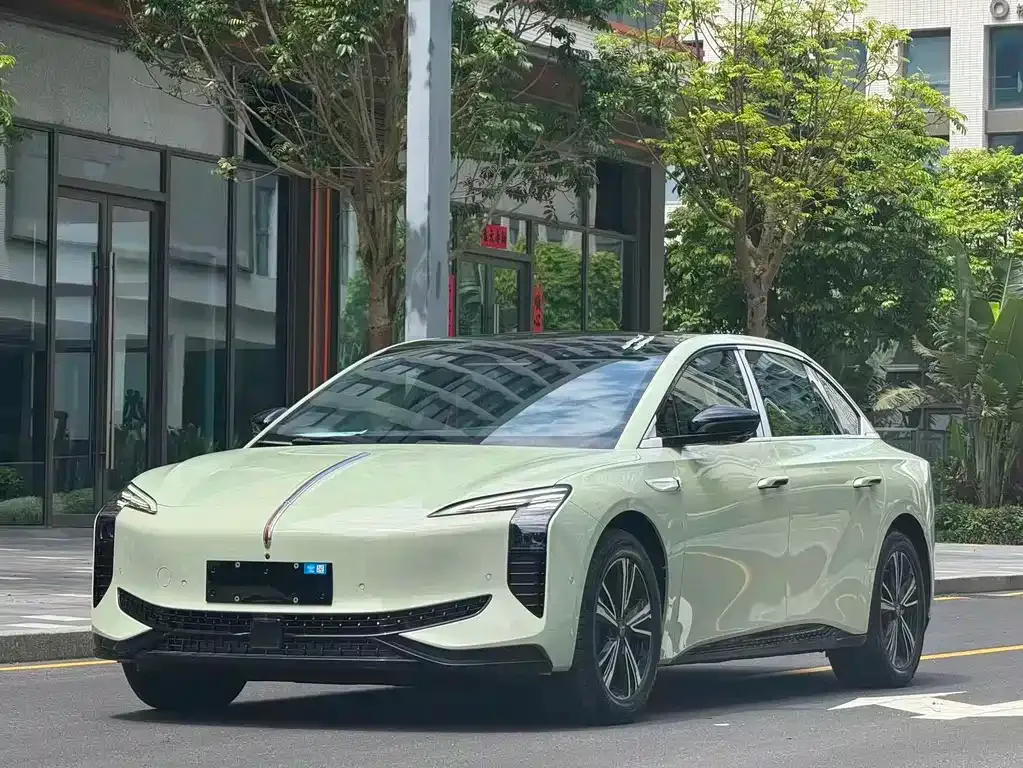 Hongqi EH7 — фото 1