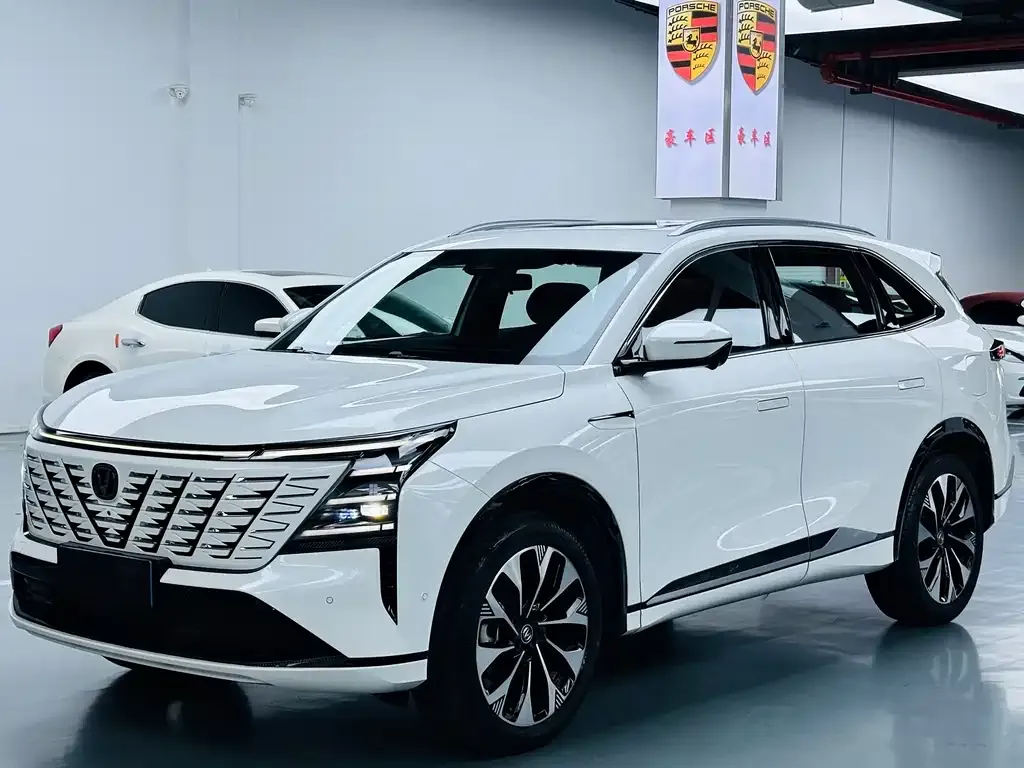 Changan CS75 PLUS — фото 1