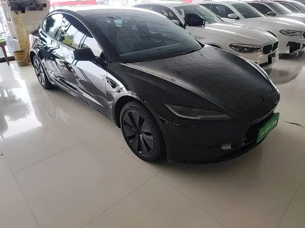 Tesla Model 3 — фото 3
