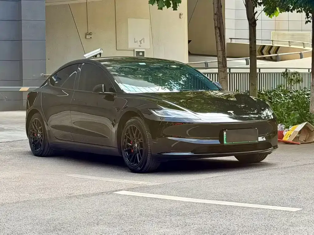 Tesla Model 3 — фото 6