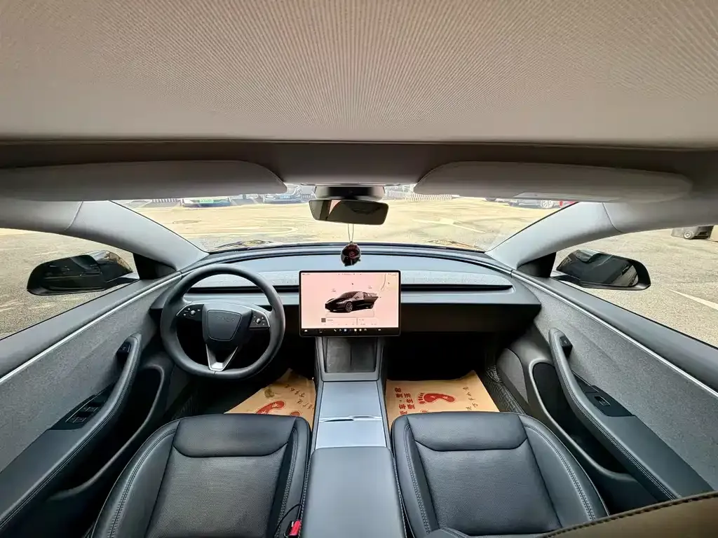 Tesla Model 3 — фото 7