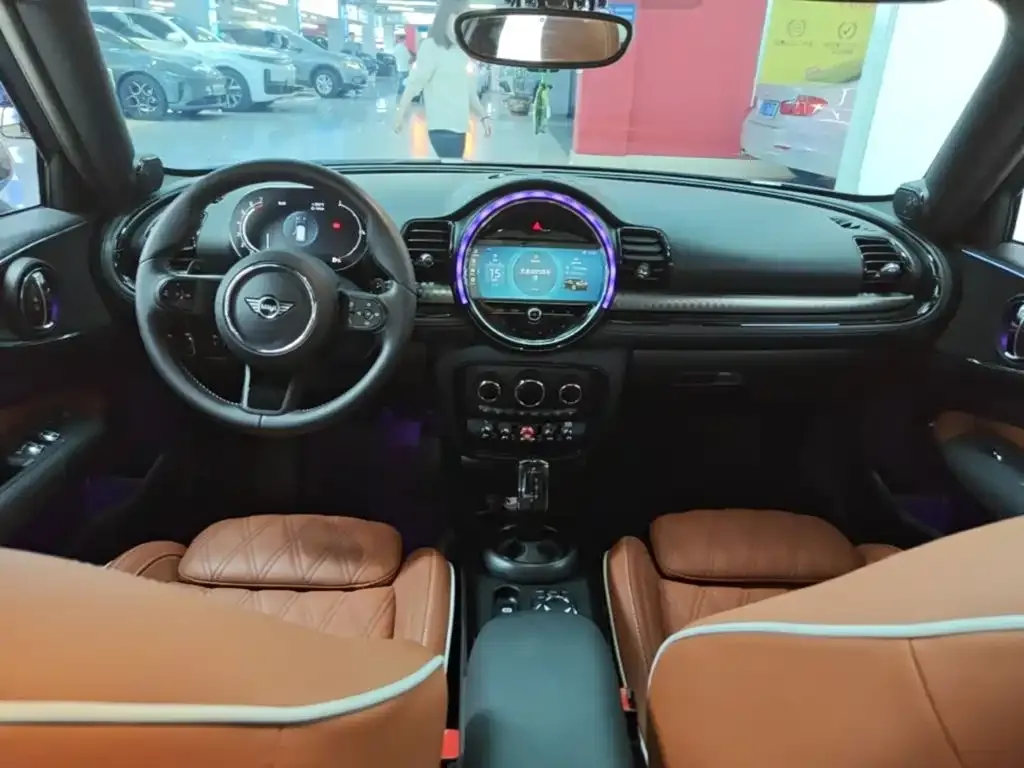 MINI Clubman — фото 2