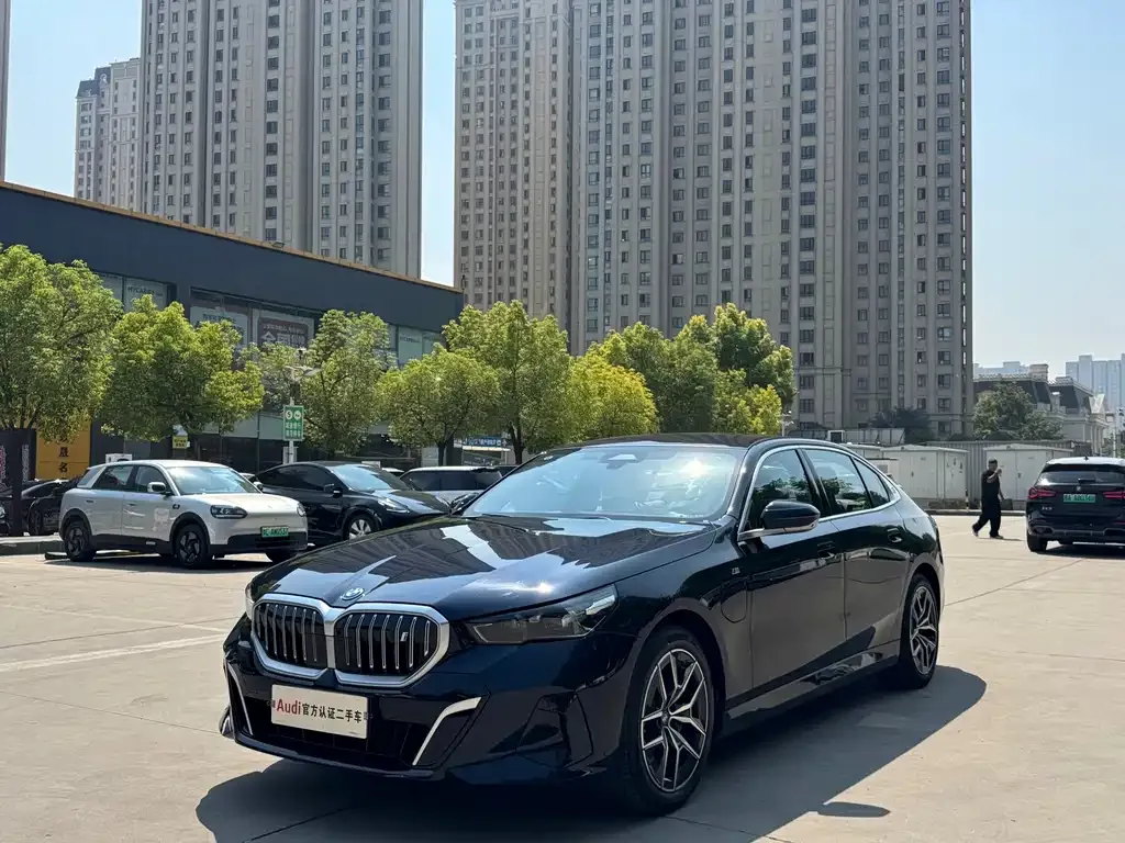 BMW i5 — фото 1
