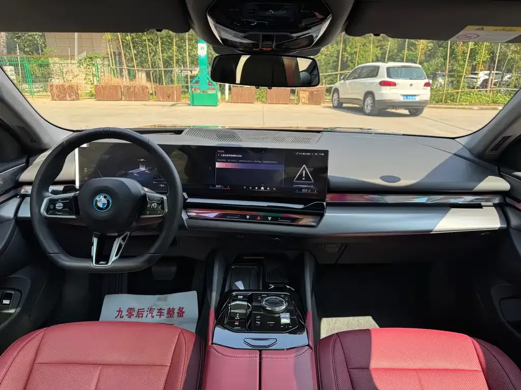 BMW i5 — фото 3