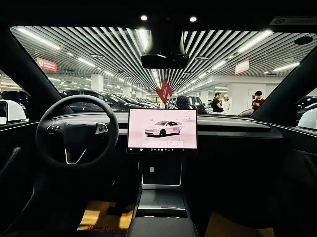 Tesla Model Y — фото 3