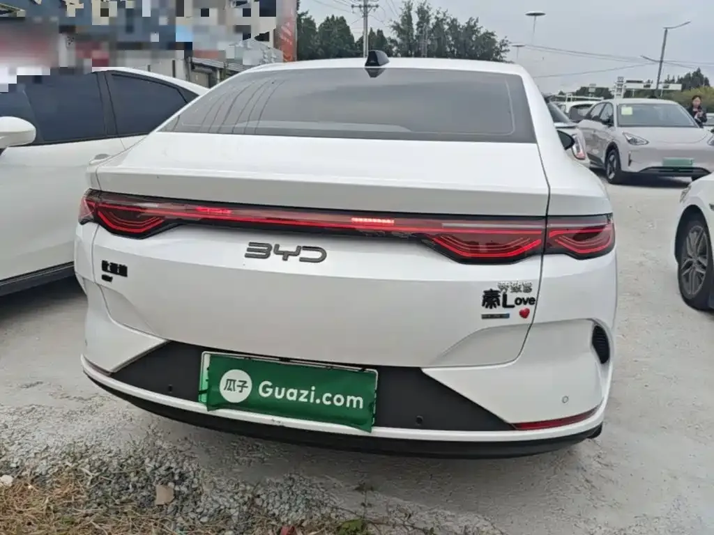 BYD Qin L — фото 7