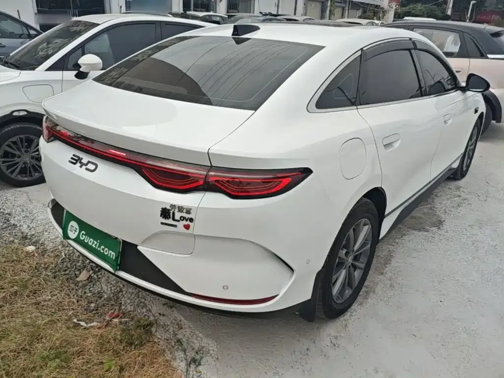 BYD Qin L — фото 8