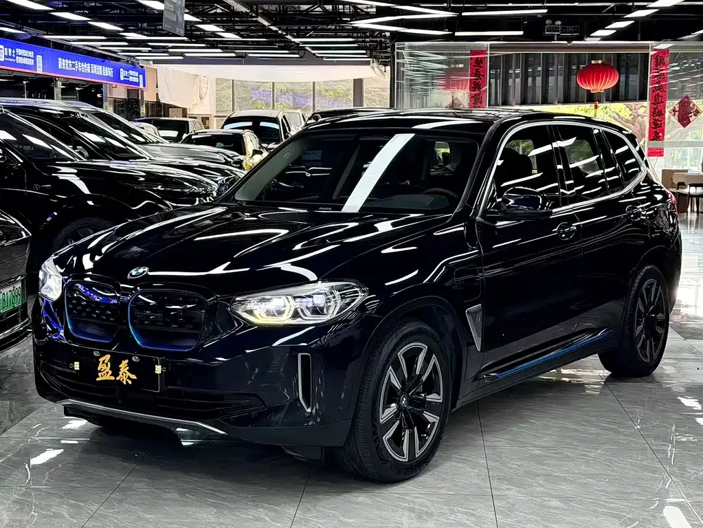 BMW iX3 — фото 1