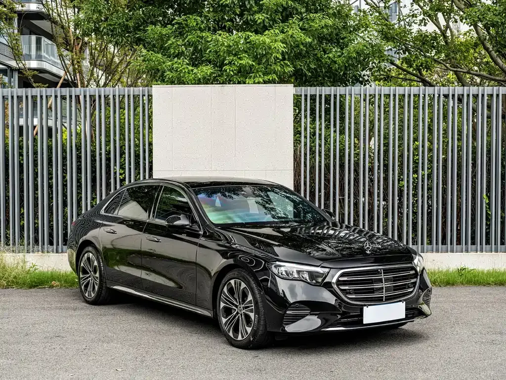 Mercedes-Benz E-Class — фото 6