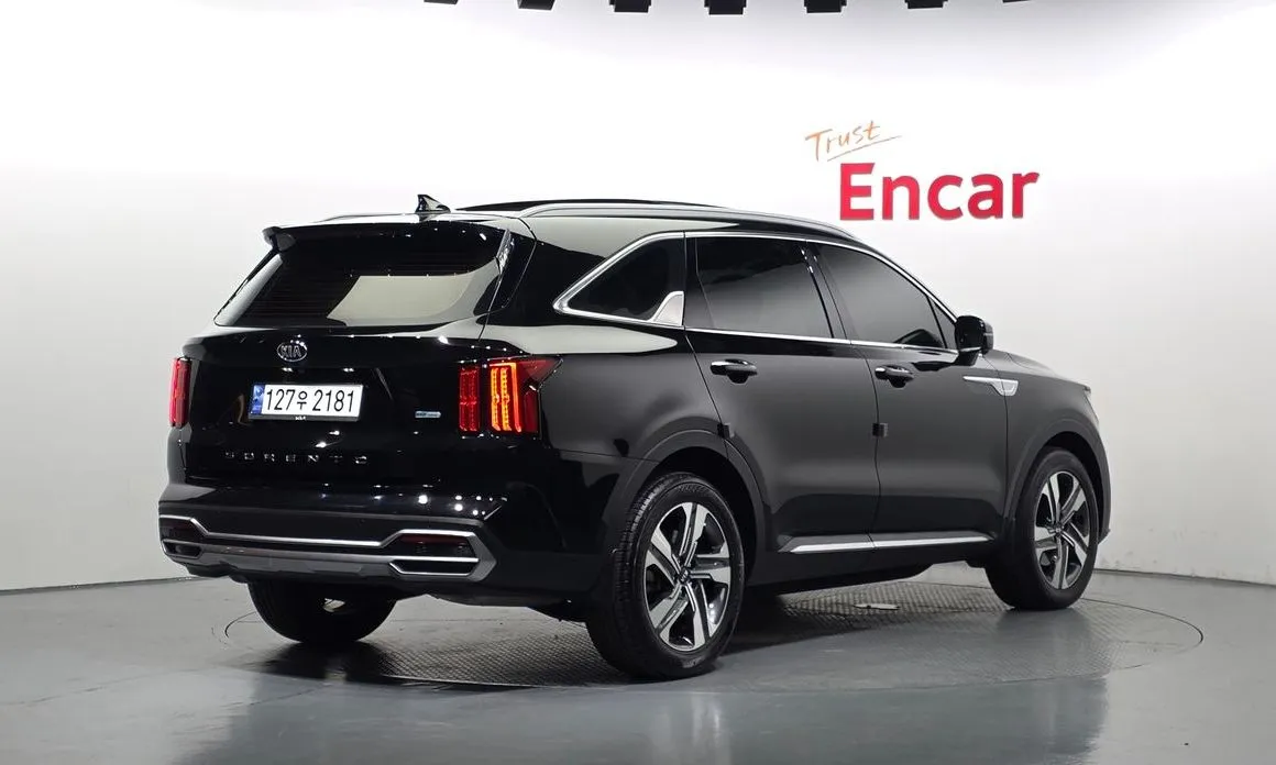 Kia Sorento — фото 7