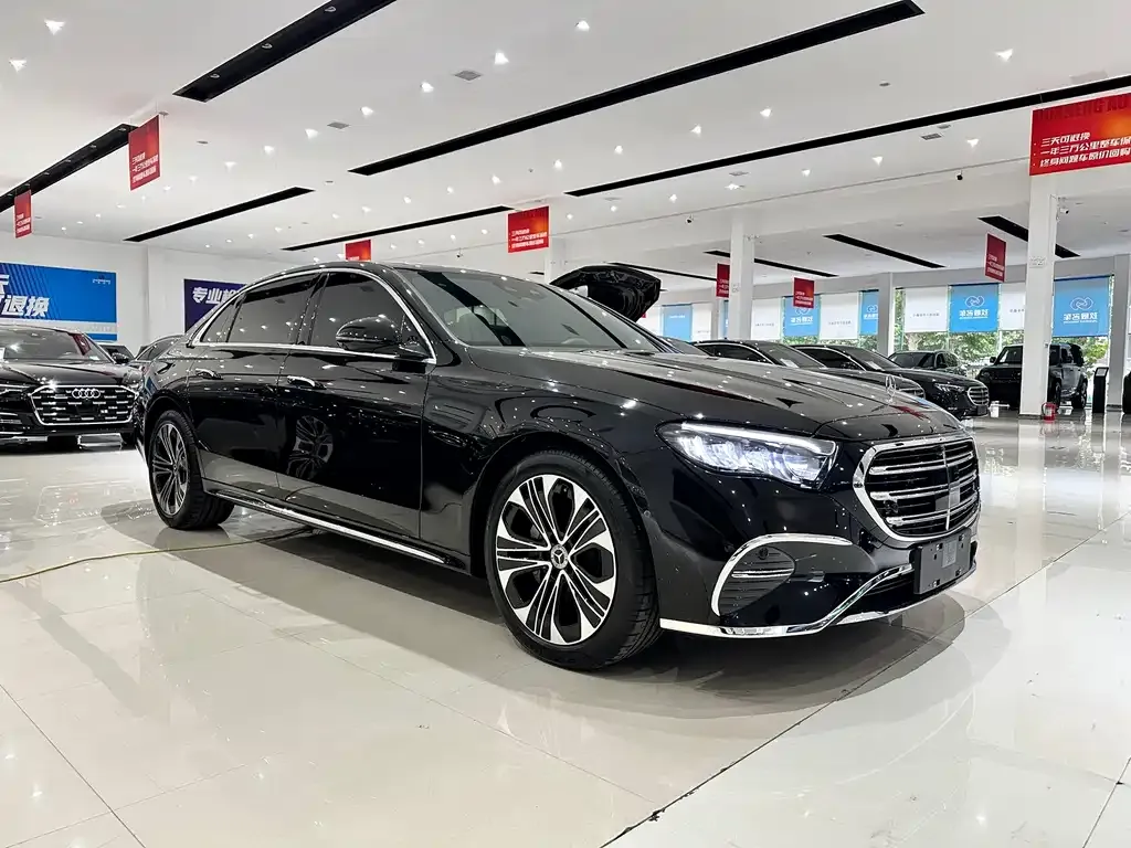 Mercedes-Benz E-Class — фото 8