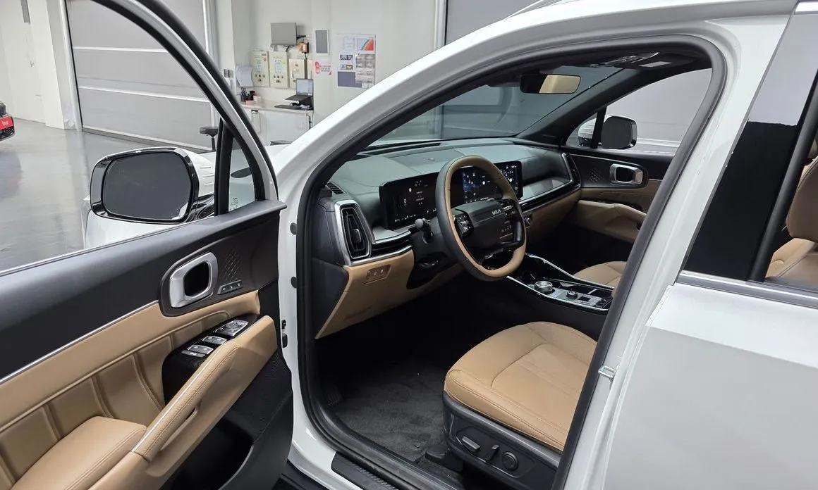Kia Sorento — фото 8