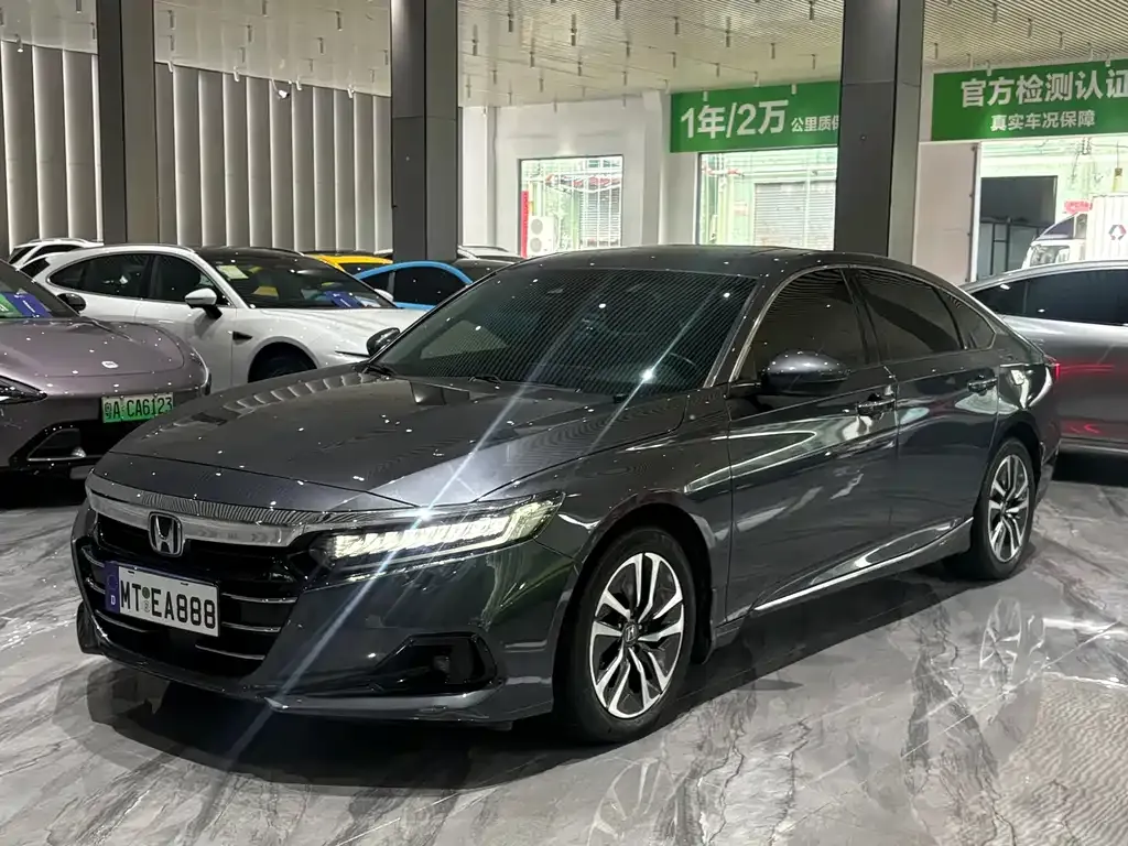Honda Accord — фото 1