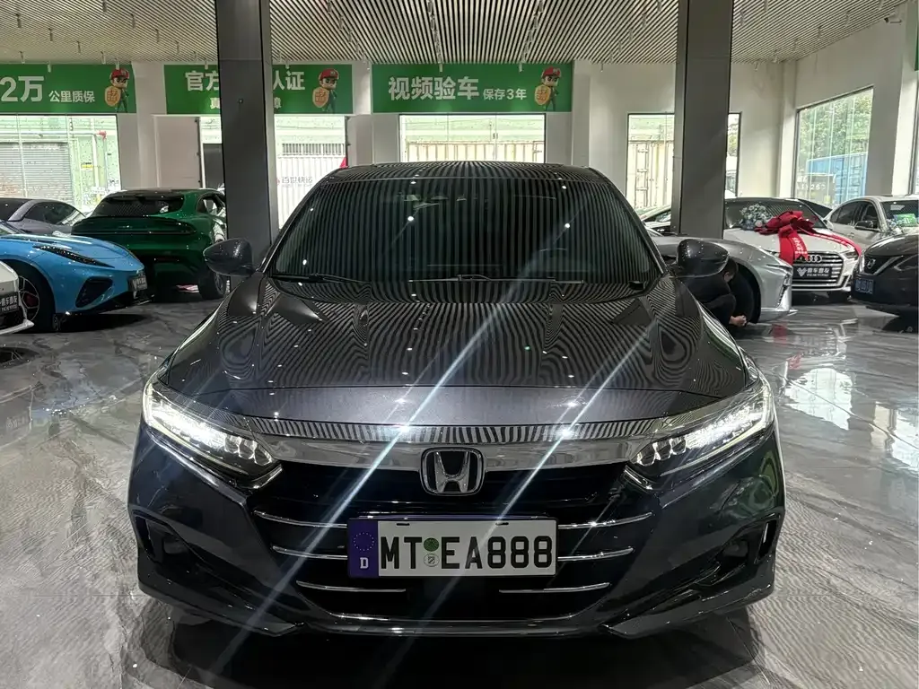 Honda Accord — фото 9