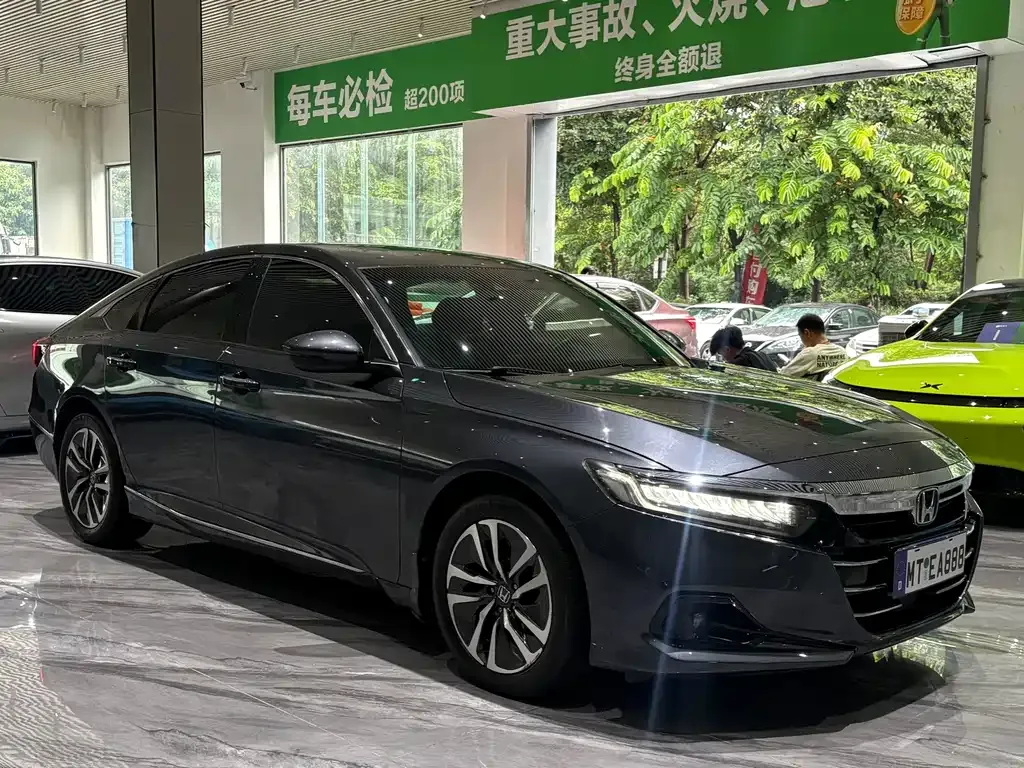 Honda Accord — фото 10