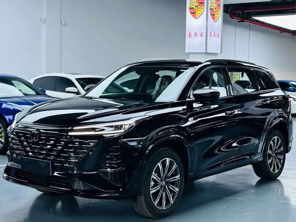 Changan CS75 PLUS — фото 1