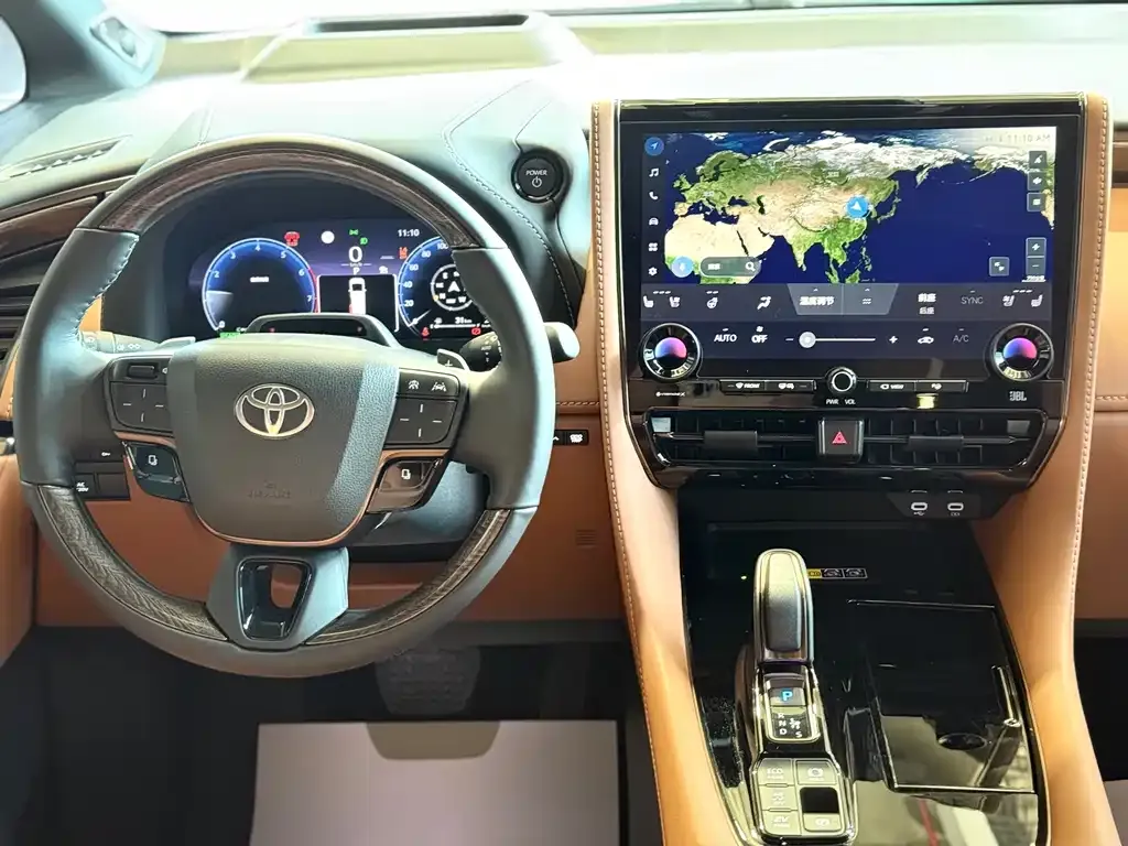 Toyota Alphard — фото 9