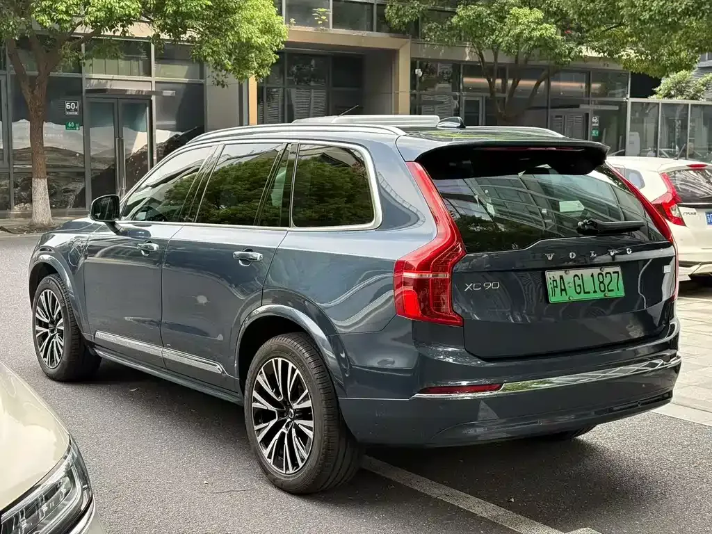 Volvo XC90 PHEV — фото 7