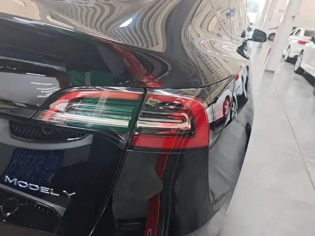 Tesla Model Y — фото 4