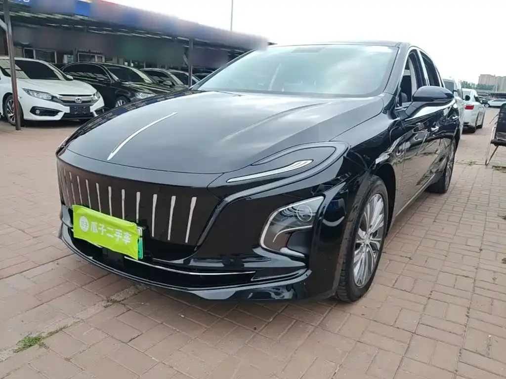 Hongqi E-QM5 — фото 1