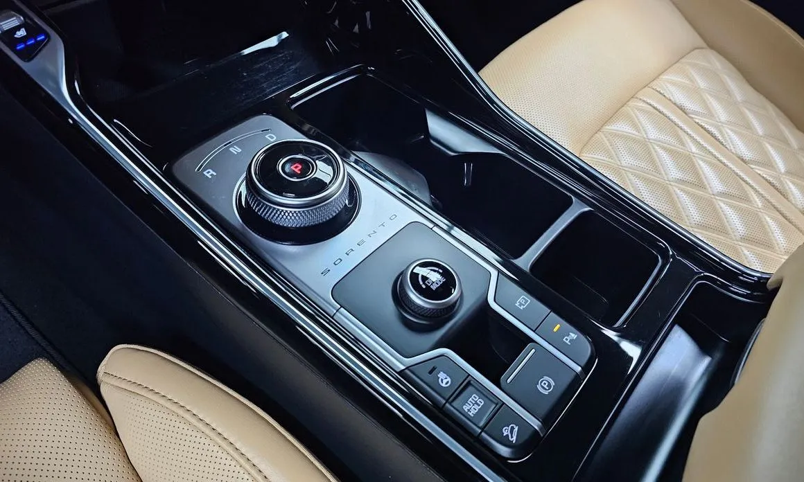 Kia Sorento — фото 6