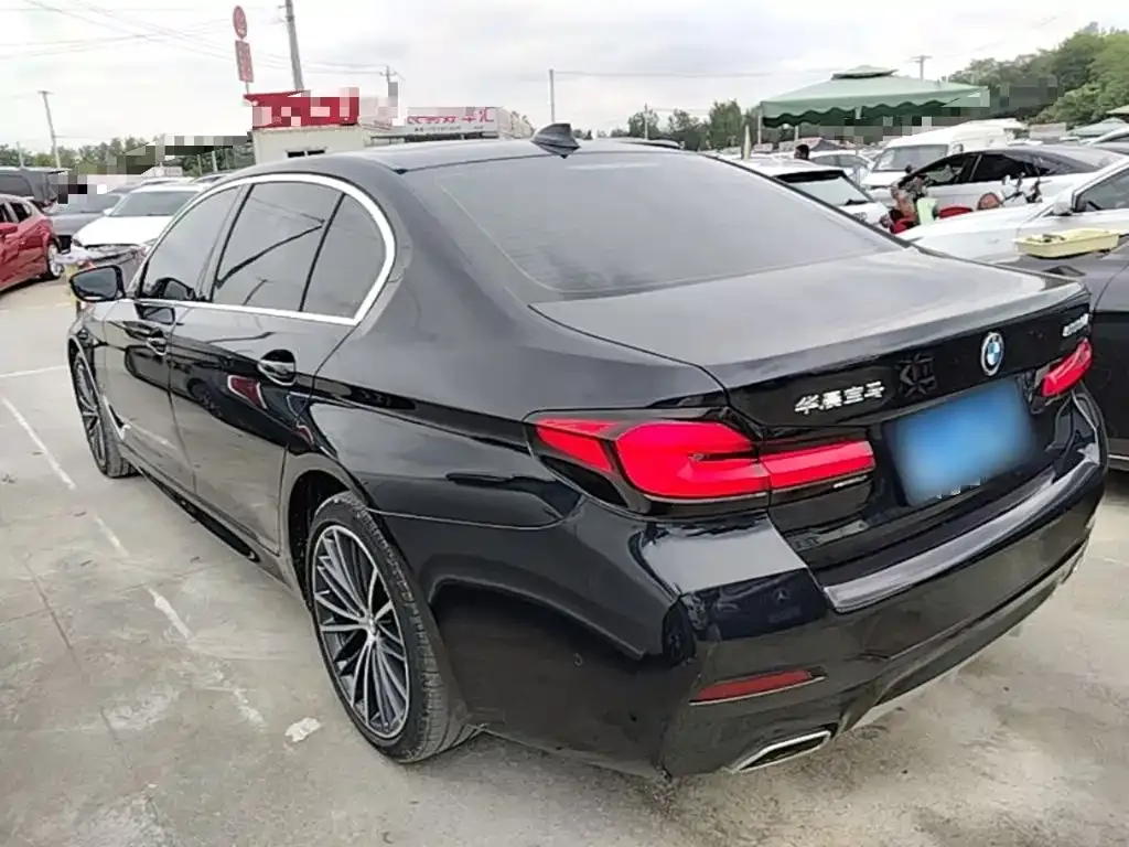 BMW 5 Series — фото 6