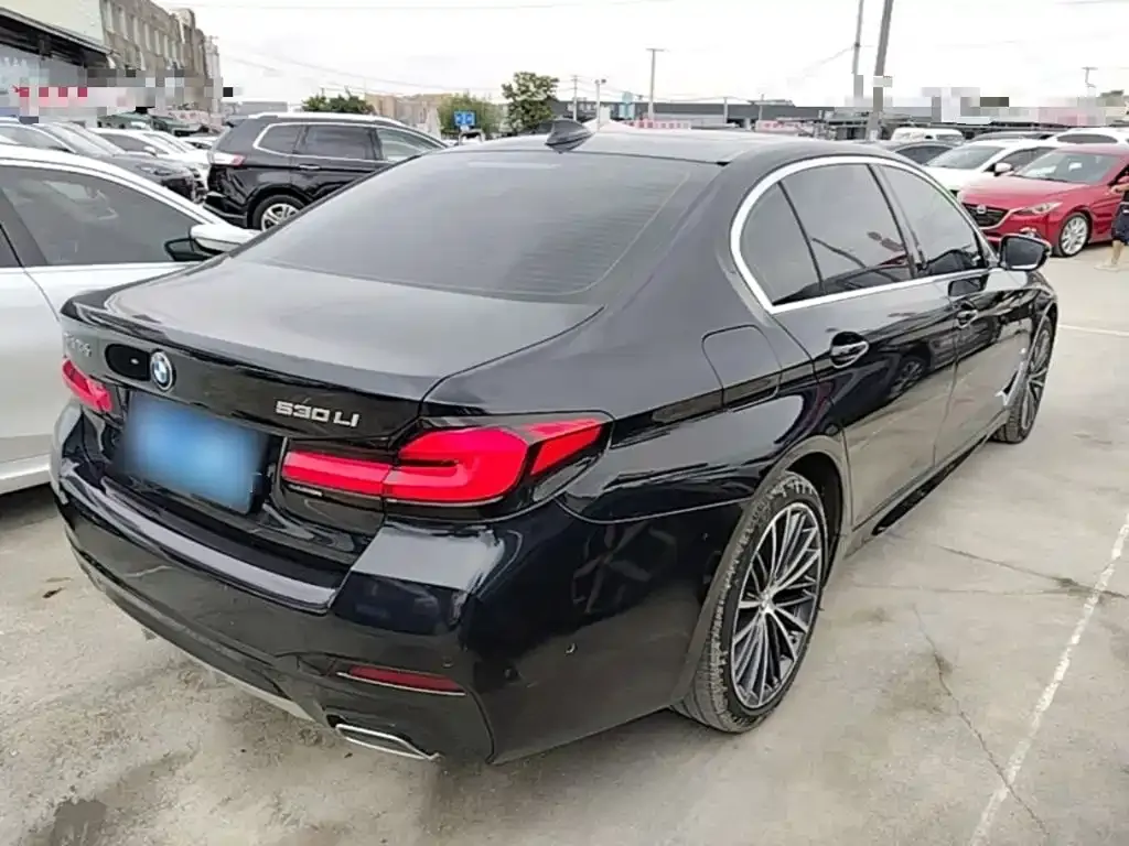 BMW 5 Series — фото 9