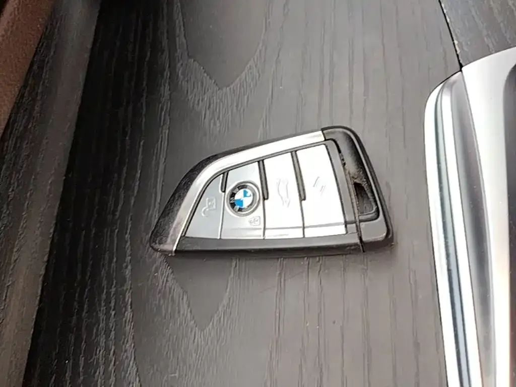 BMW 5 Series — фото 4