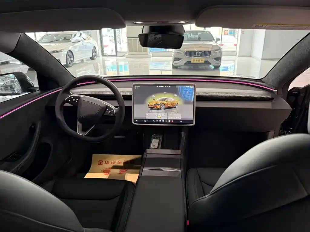 Tesla Model 3 — фото 2