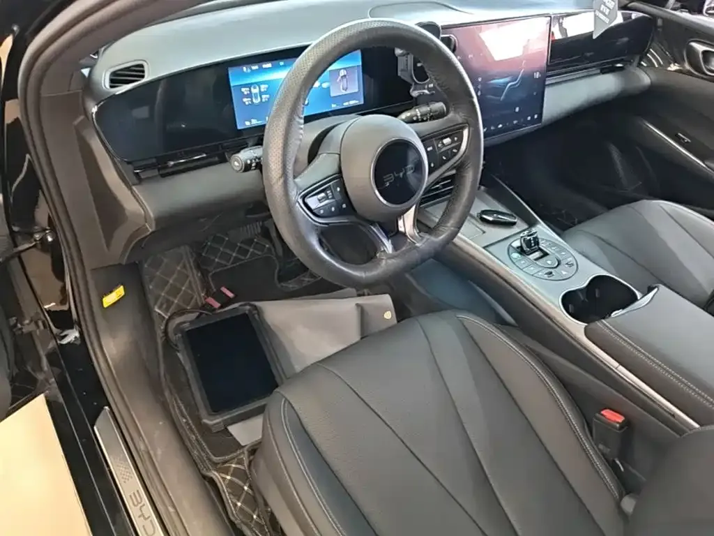 BYD Seal — фото 10