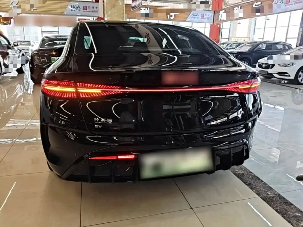 BYD Seal — фото 5