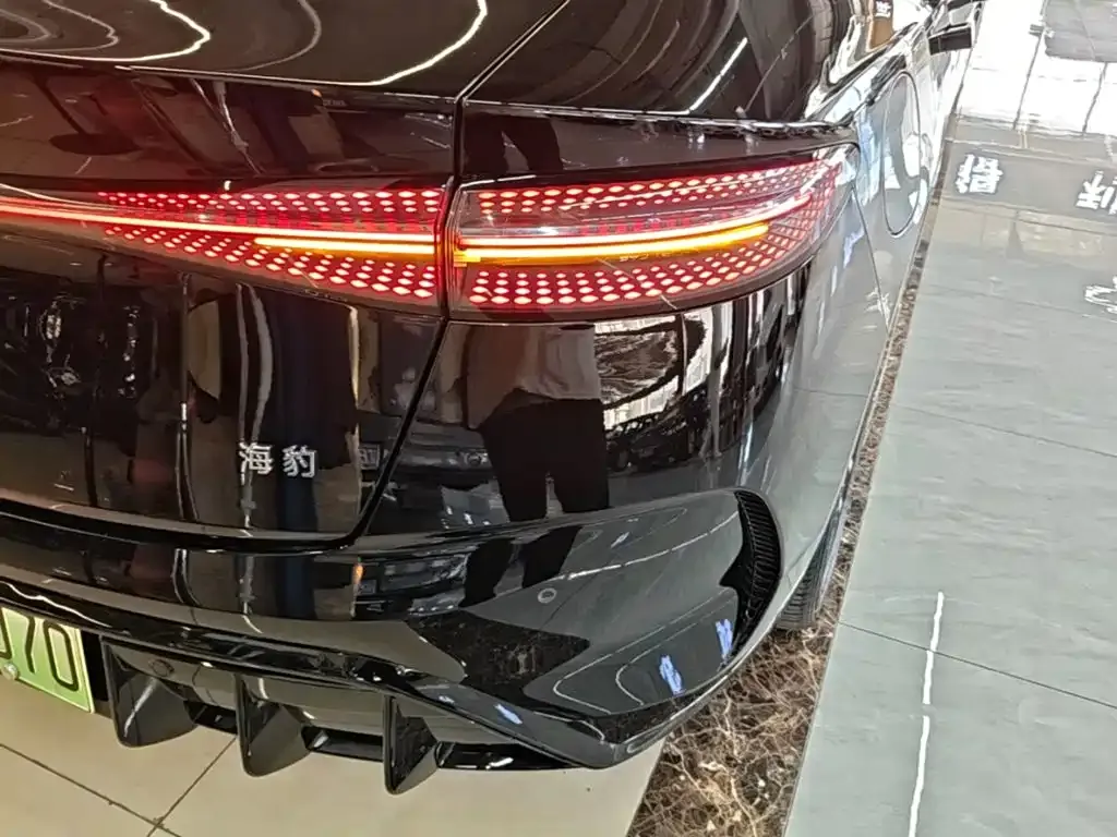 BYD Seal — фото 8