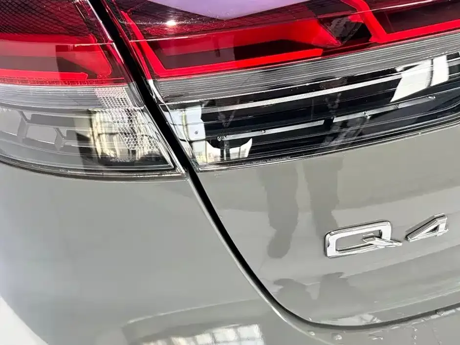 Audi Q4 e-tron — фото 10