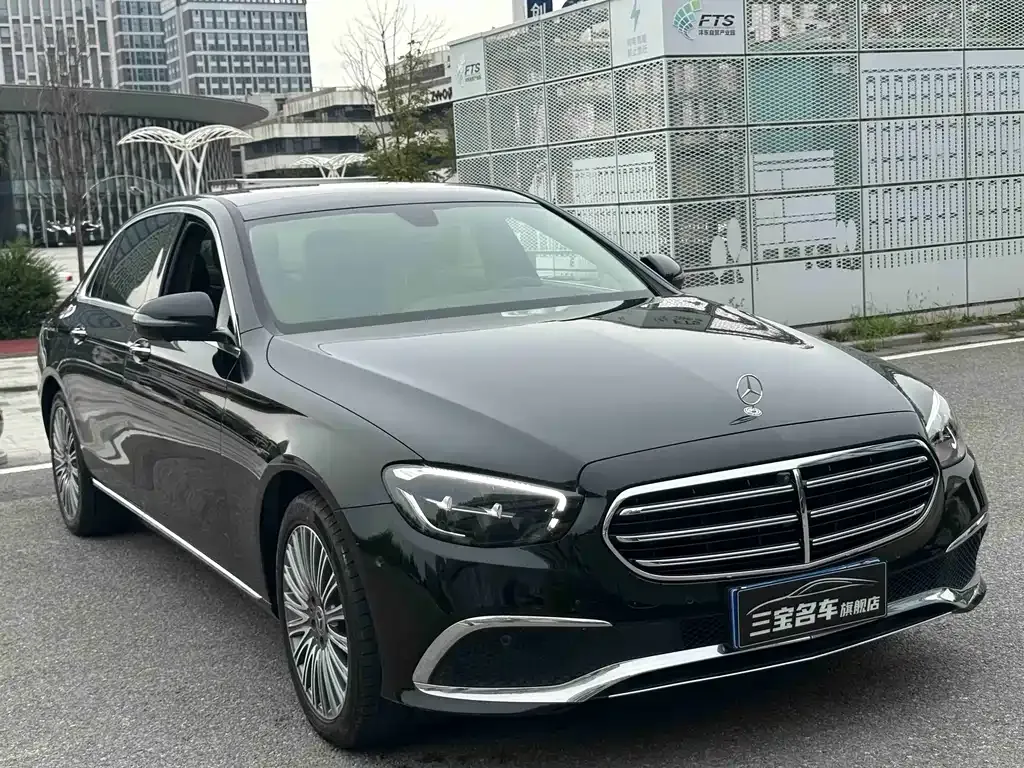 Mercedes-Benz E-Class — фото 8